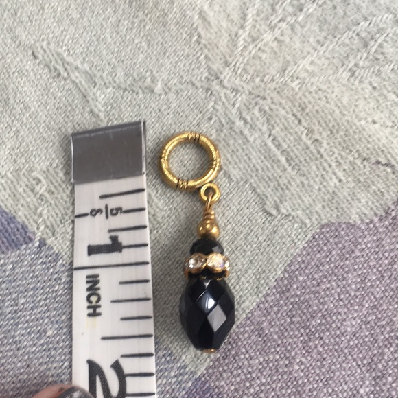 *Black crystal pendant - Picture 2 of 2